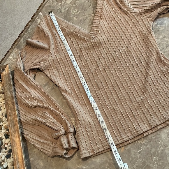 V Neck Top - Picture 7 of 7